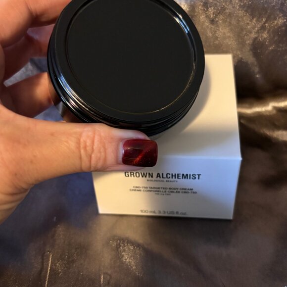 ✨ NEW Grown Alchemist 750 Targeted Body Cream ✨ - Picture 2 of 3